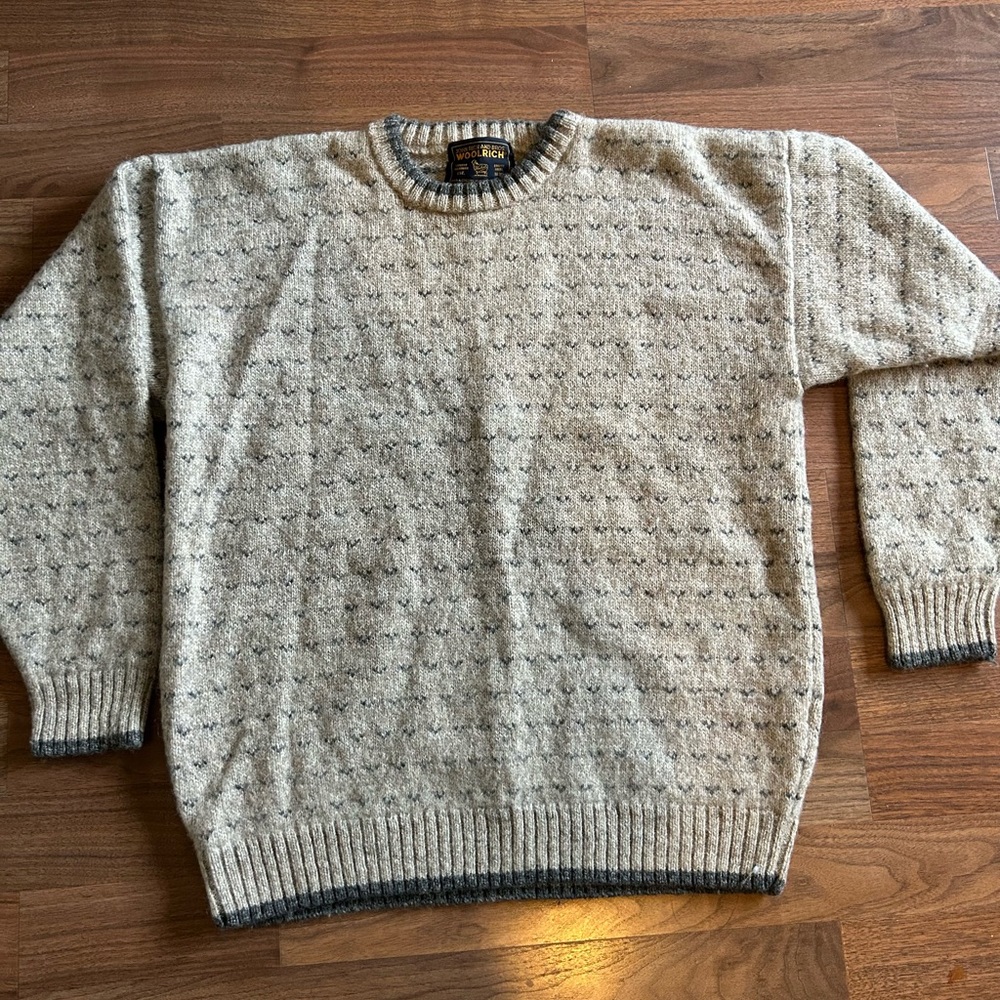 Woolrich Men's Cream and Gray Crewneck Sweater